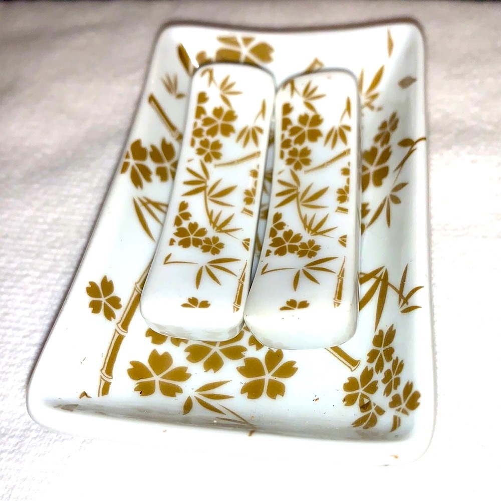 Set of 2 chopstick rest and dipping dish